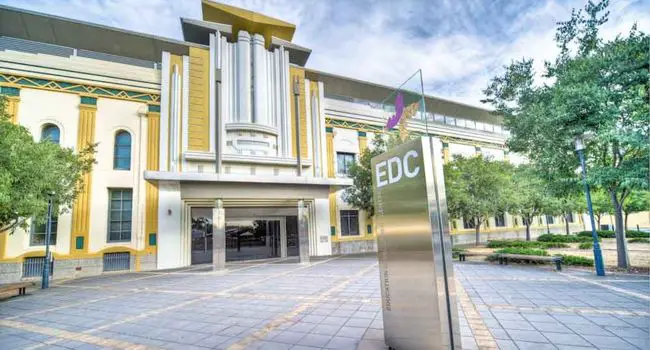 EDC International Business Scholarships for Canadian Students in Canada