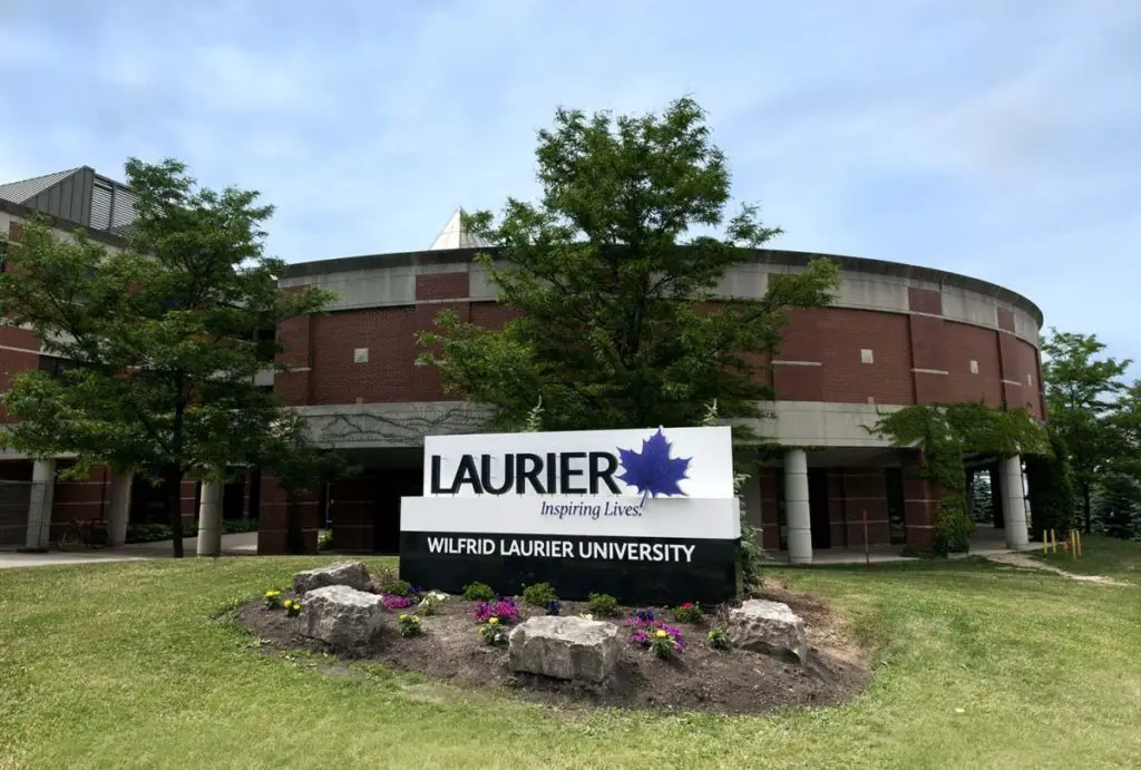 Undergraduate Scholarships at Wilfrid Laurier University in Canada, 2016-2017