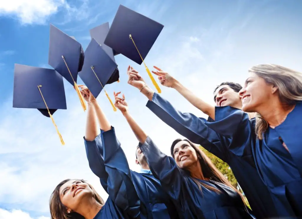 20 UNIMORE Master's Degree Scholarships for Italian and Foreign Students in Italy, 2019-2020