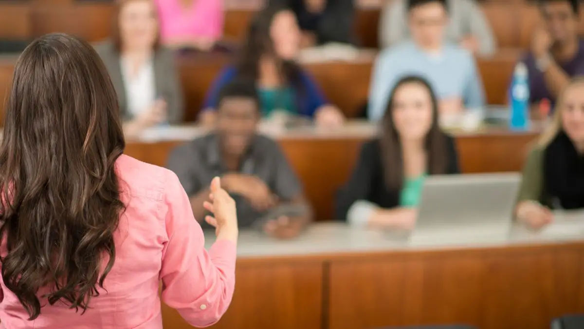 How To Become A College Instructor