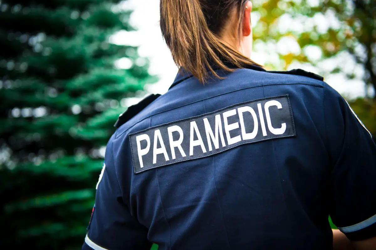 How to Become a Paramedic without Going to University? - Scholarship  Positions 2021 2022