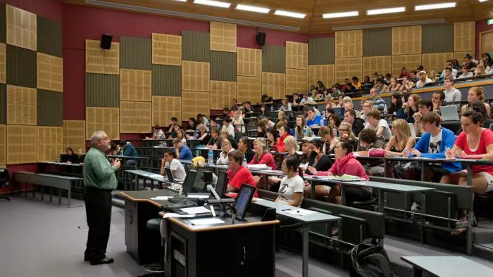 How to Become a University Lecturer?