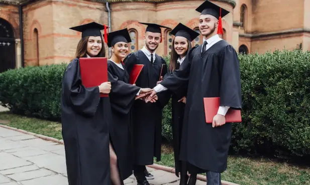 Findlay Awards for International Students in USA