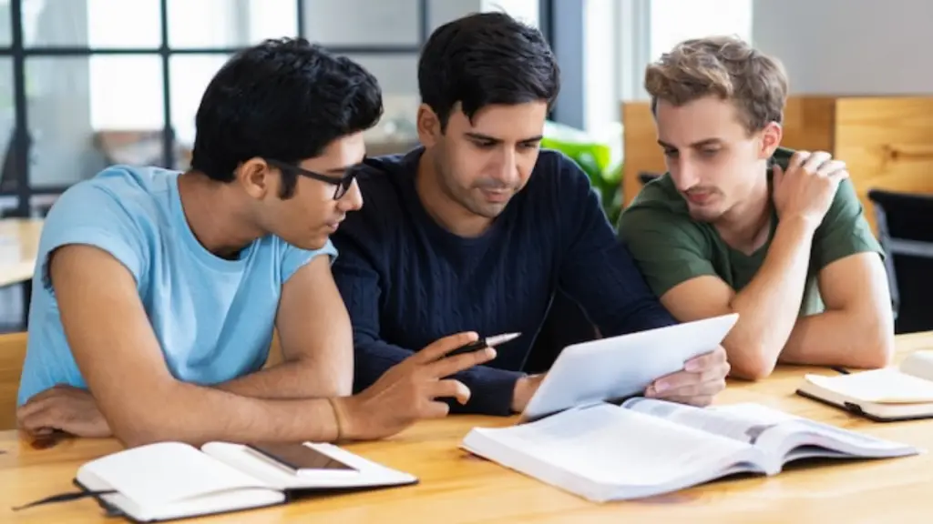 Liveris Academy Undergraduate Scholarship (1)