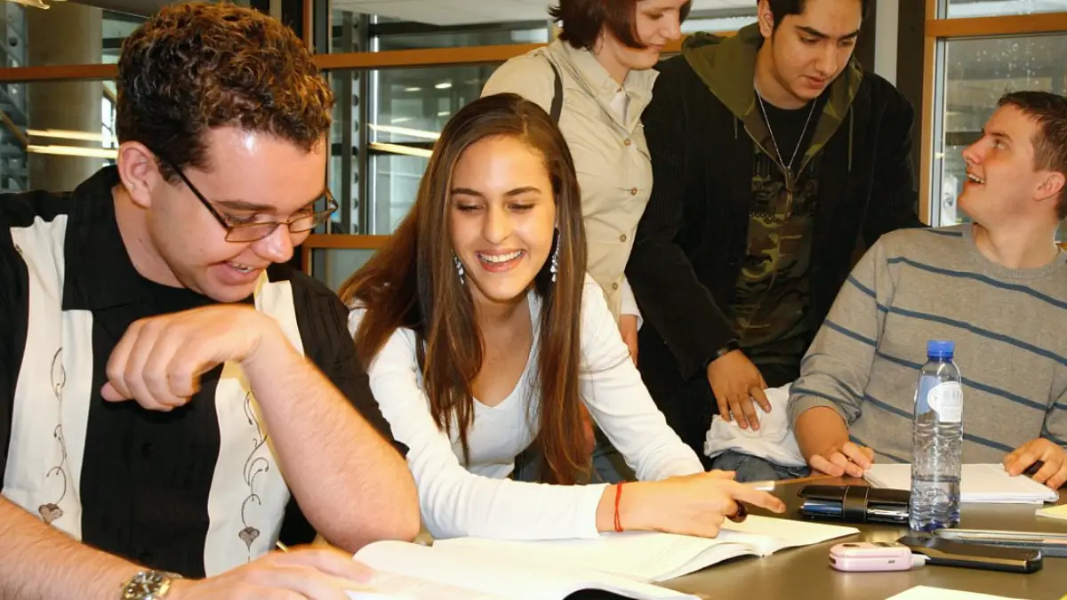 PhD Scholarship – Learning Environments (Technology) (1)