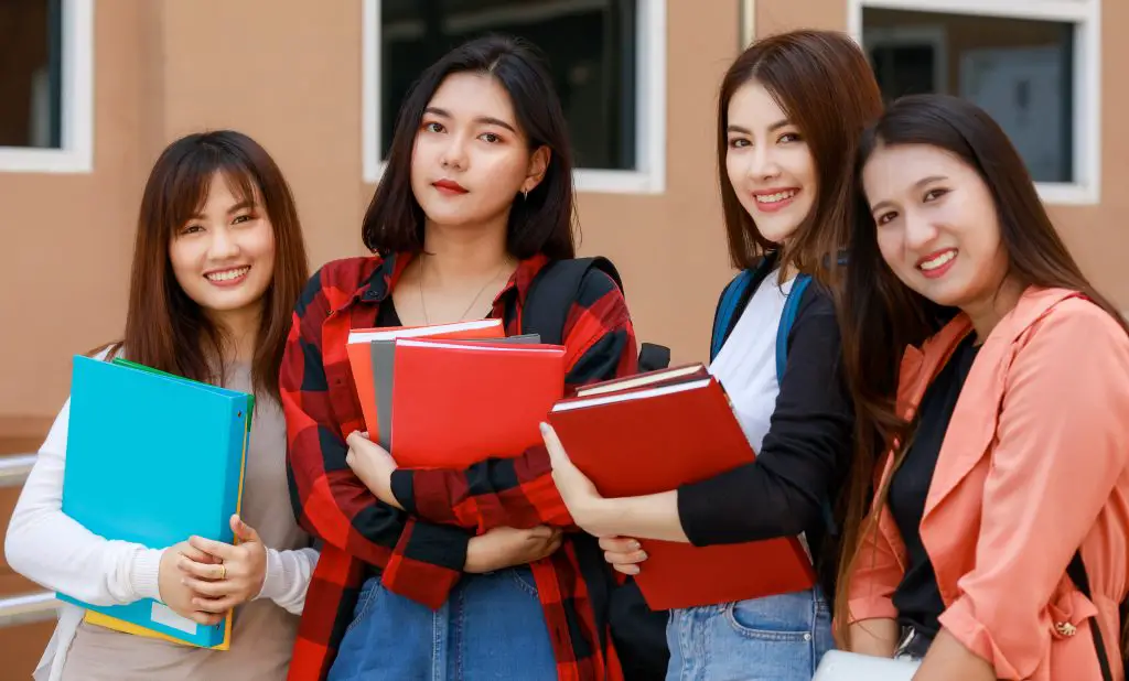 UES Law, Economics and Governance International Talent Scholarship
