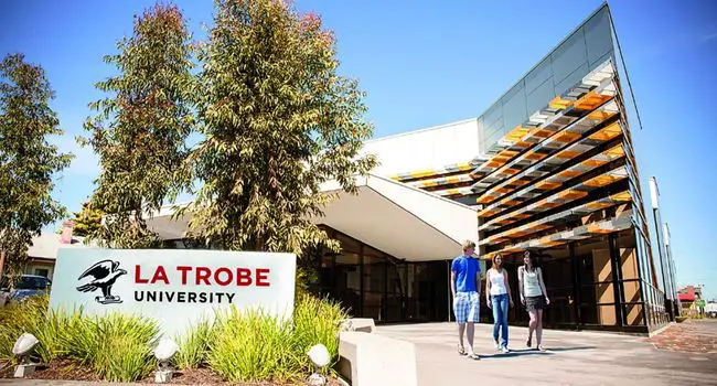 Mildura Staff Giving International Scholarship at La Trobe University, Australia
